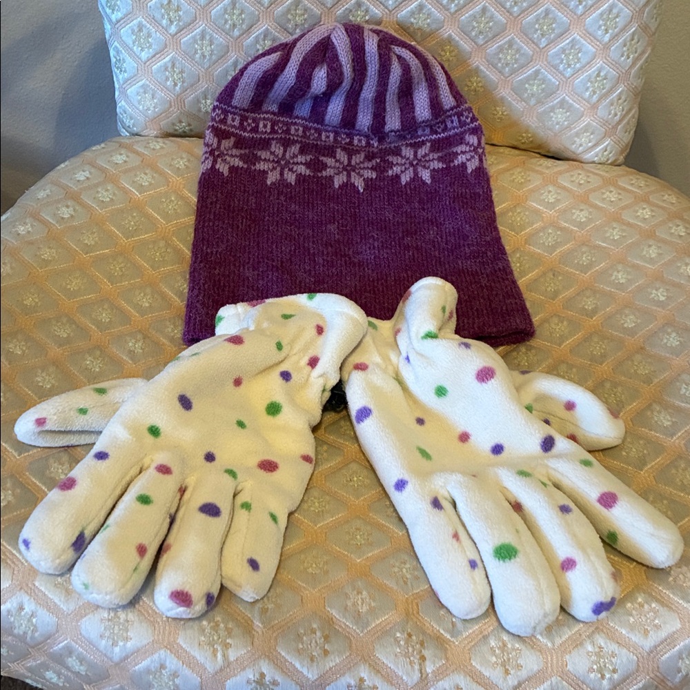 3M Thinsulate White Polka Dot Blanket